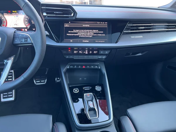 AUDI A3 Sportback (2025) — foto 21 van 24