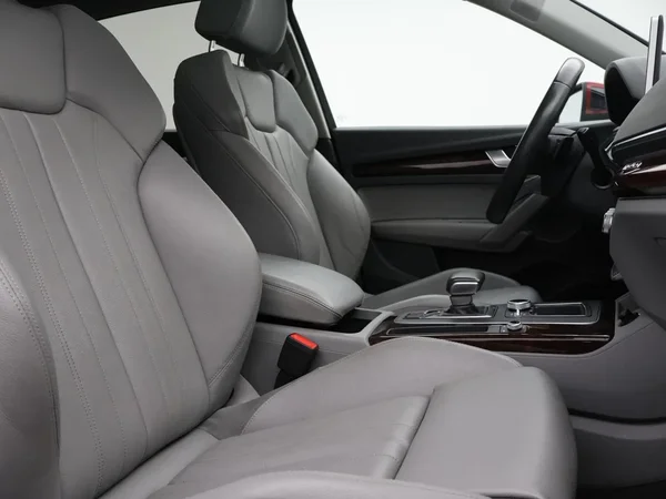 Audi Q5 (2017) — foto 28 van 28