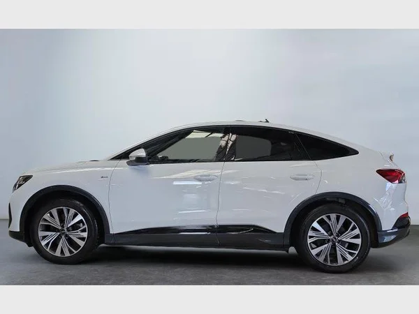 Audi Q4 Sportback e-tron (2023) — foto 23 van 35
