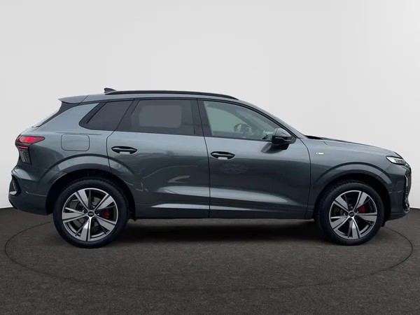 AUDI Q3 SUV (2025) — foto 4 van 24