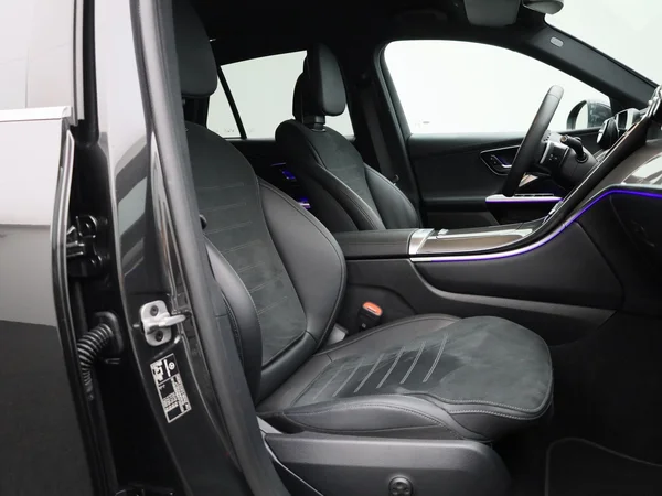 Mercedes-Benz GLC (2025) — foto 35 van 49