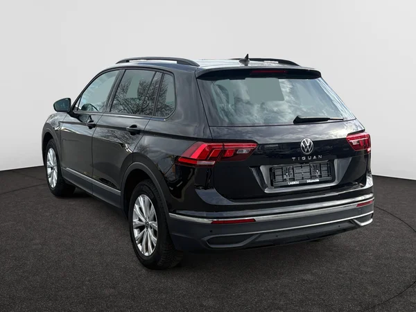 VOLKSWAGEN Tiguan (2023) — foto 15 van 21