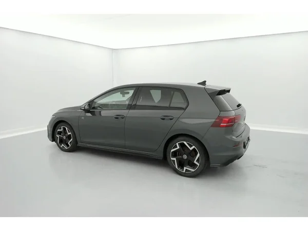 VOLKSWAGEN Golf VIII (2025) — foto 26 van 36