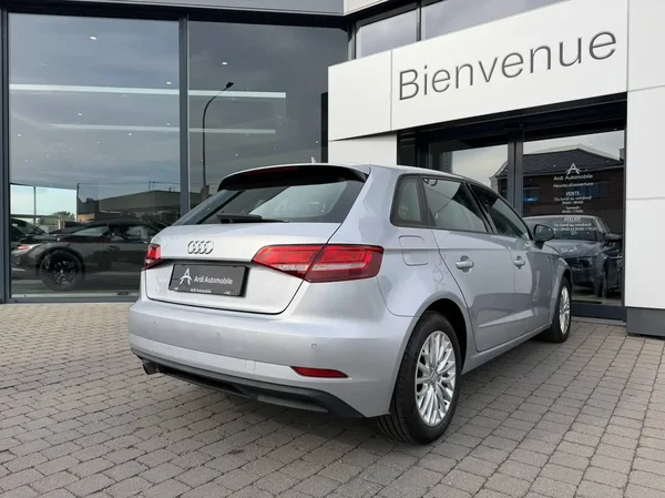 Audi A3 (2016) — foto 14 van 19