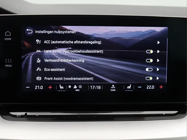 SKODA Octavia Combi (2024) — foto 14 van 17