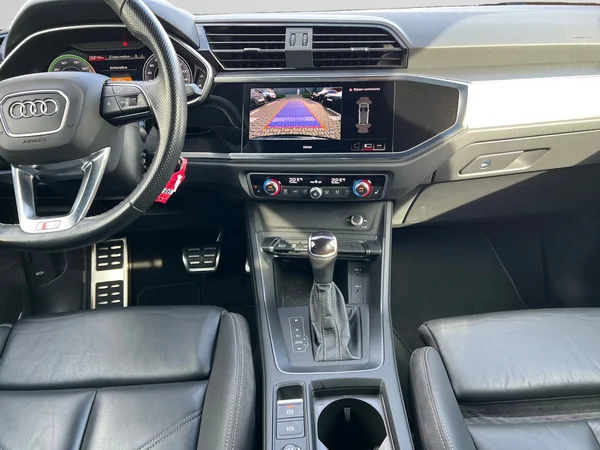 AUDI Q3 PHEV (2022) — foto 19 van 24