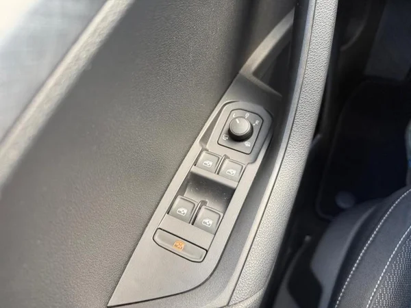 SKODA Karoq (2023) — foto 16 van 27