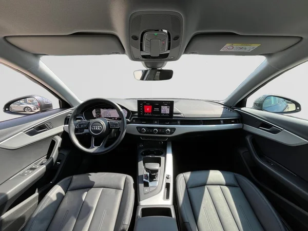 AUDI A4 Avant (2024) — foto 16 van 22
