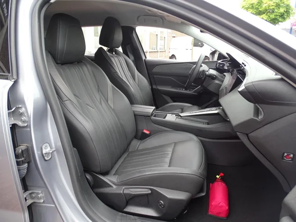 Peugeot 408 (2025) — foto 6 van 25