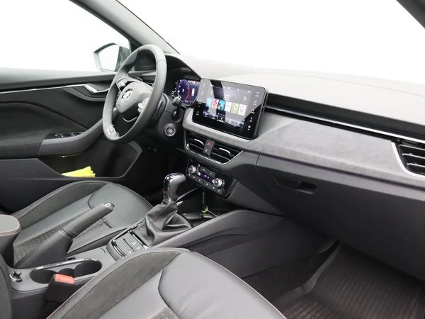 SKODA Scala (2024) — foto 2 van 21