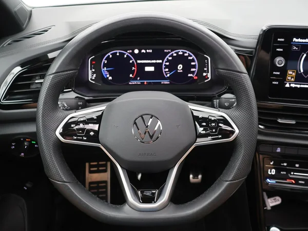 VOLKSWAGEN T-Roc (2023) — foto 24 van 24