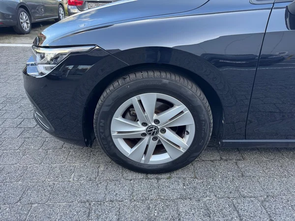 VOLKSWAGEN Golf VIII SW (2023) — foto 16 van 24