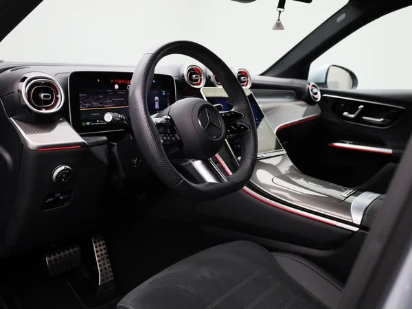 Mercedes-Benz GLC (2025) — foto 30 van 46