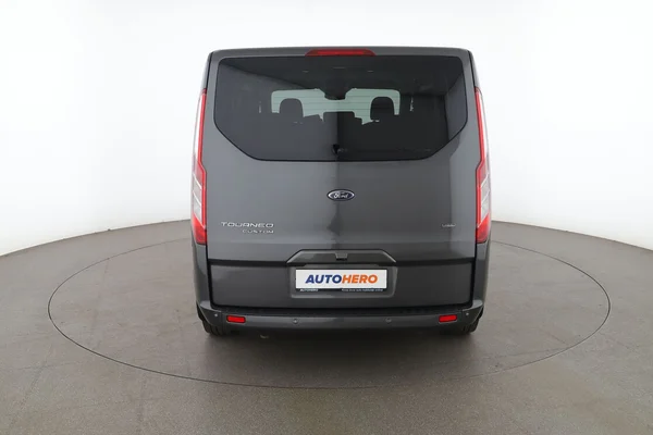 Ford Tourneo Custom (2020) — foto 9 van 15