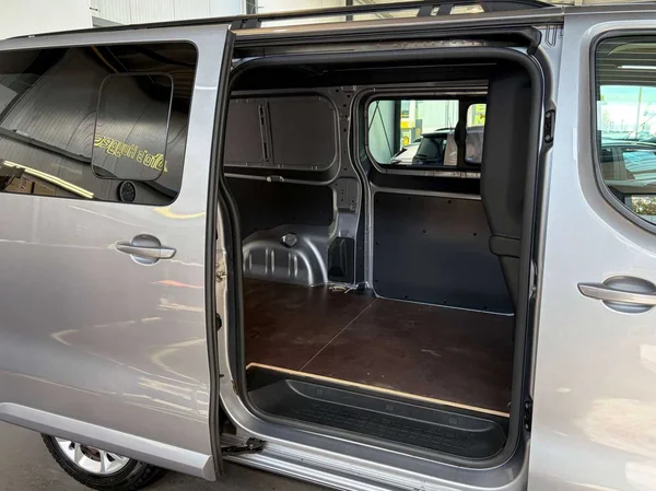 Citroen Jumpy (2022) — foto 13 van 16