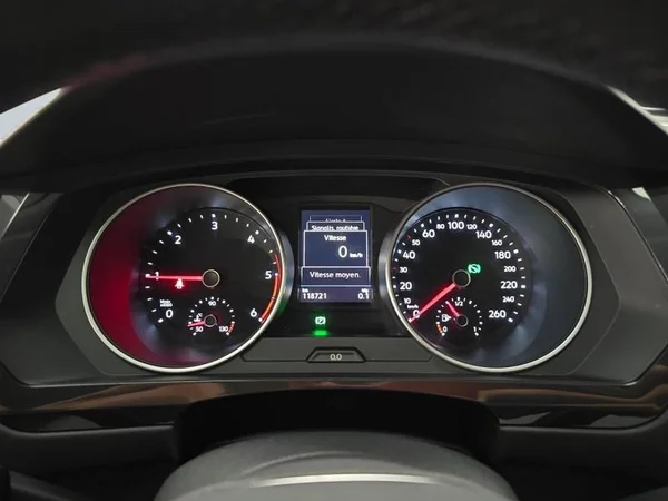 VOLKSWAGEN Tiguan Dsl (2021) — foto 5 van 32