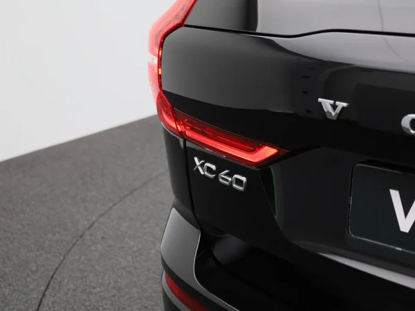 Volvo XC60 (2021) — foto 33 van 43