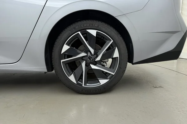 Peugeot 308 SW (2025) — foto 16 van 19
