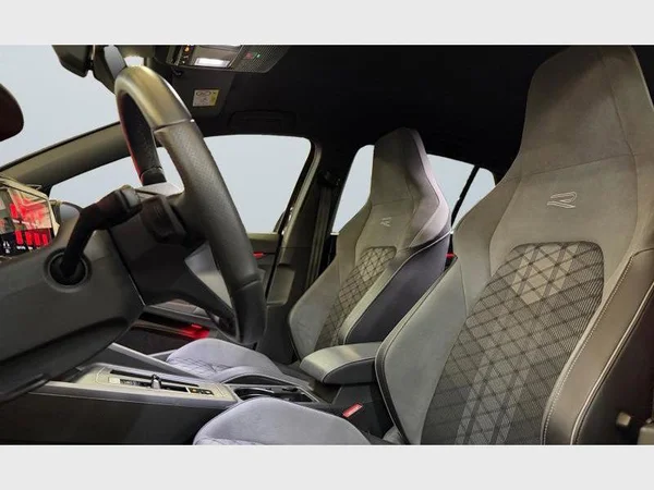 Volkswagen Golf VIII (2021) — foto 2 van 28