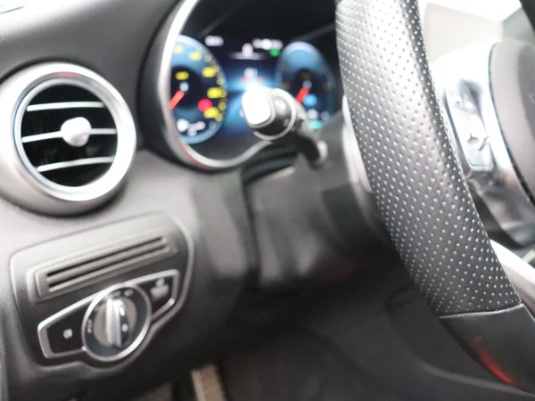 Mercedes-Benz GLC (2022) — foto 3 van 26