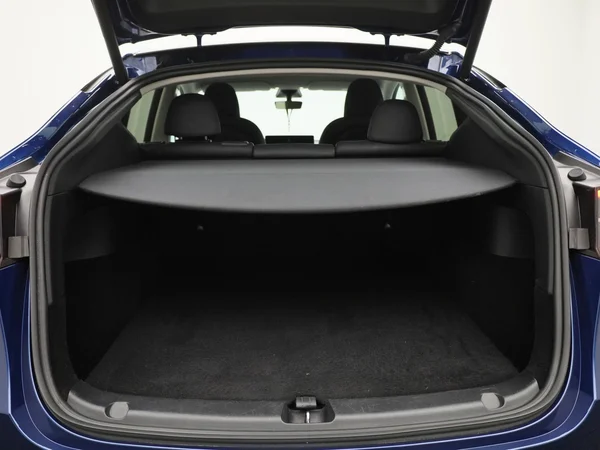 Tesla Model Y (2023) — foto 4 van 43