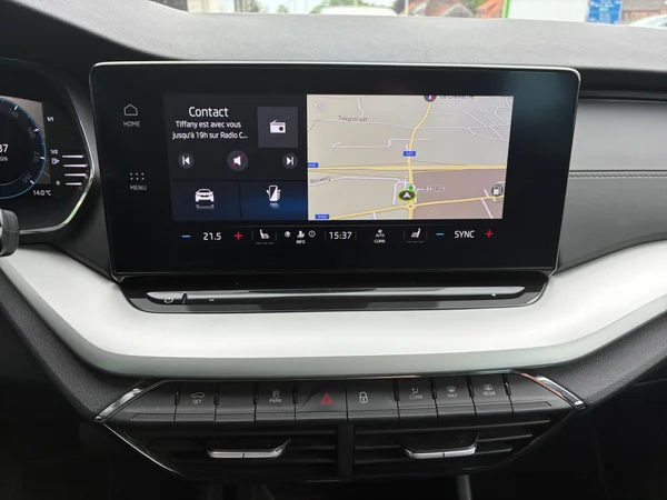 SKODA Octavia Combi (2024) — foto 16 van 24