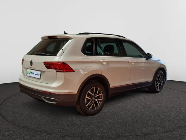 VOLKSWAGEN Tiguan (2022) — foto 18 van 22