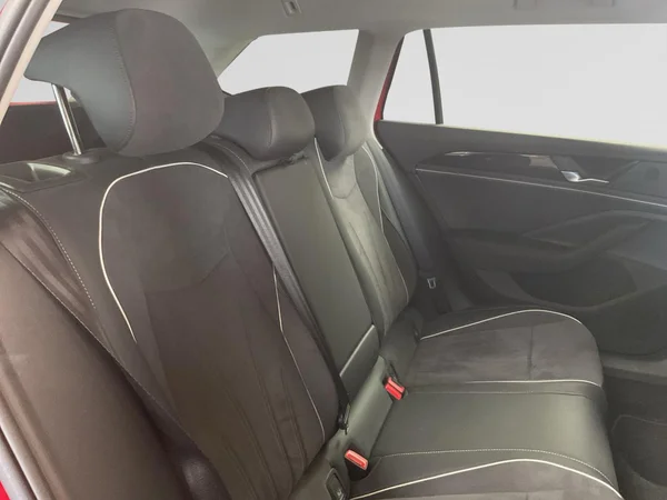VOLKSWAGEN Passat SW (2025) — foto 11 van 22