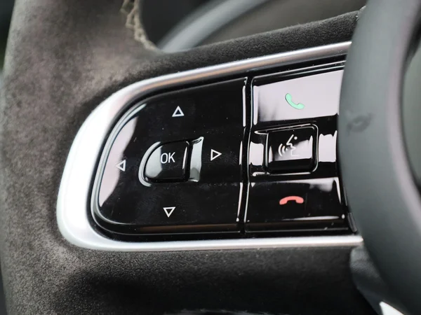 Fiat 500C (2023) — foto 11 van 48