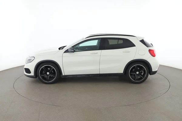Mercedes-Benz GLA-Klasse (2017) — foto 9 van 16