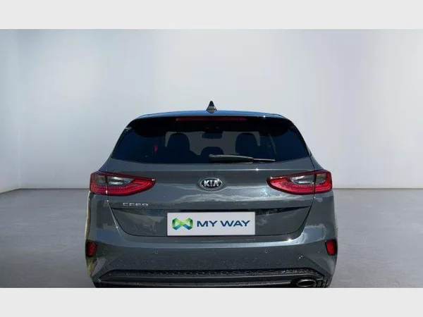 Kia CEED (2020) — foto 24 van 29