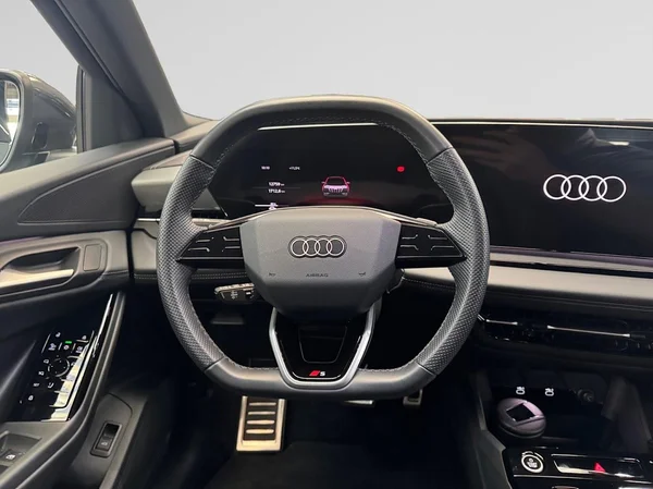 AUDI Q6 e-tron (2024) — foto 12 van 14