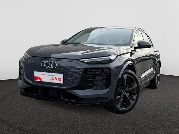 AUDI Q6 e-tron (2025) — foto 1 van 24