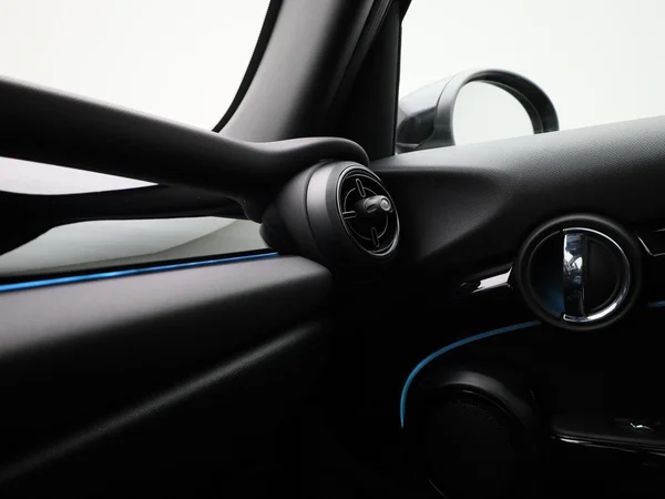 MINI Cooper (2022) — foto 18 van 38