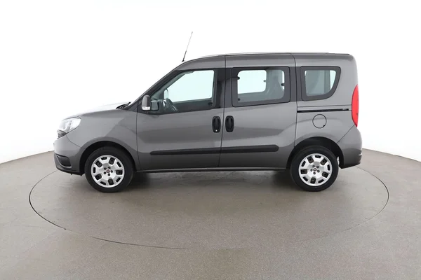 Fiat Doblo (2018) — foto 9 van 16