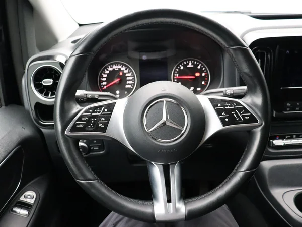 Mercedes-Benz Vito (2024) — foto 5 van 28