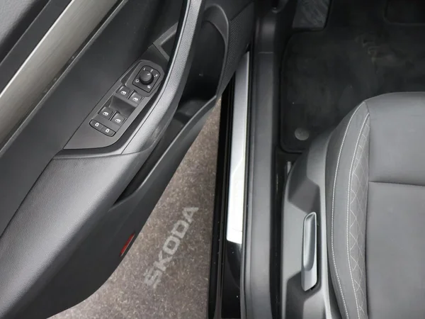 SKODA Karoq (2020) — foto 14 van 23