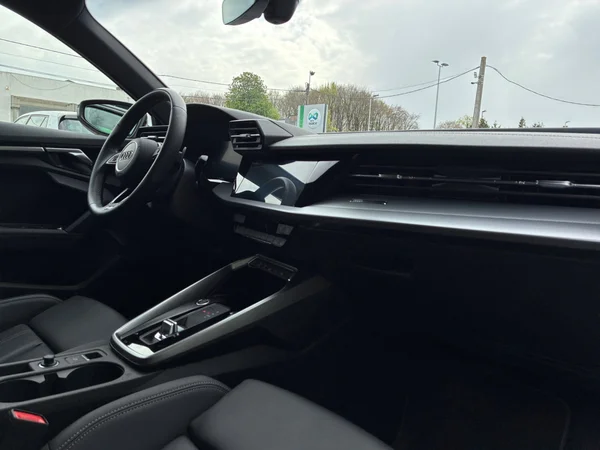 AUDI A3 Sportback (2023) — foto 22 van 23