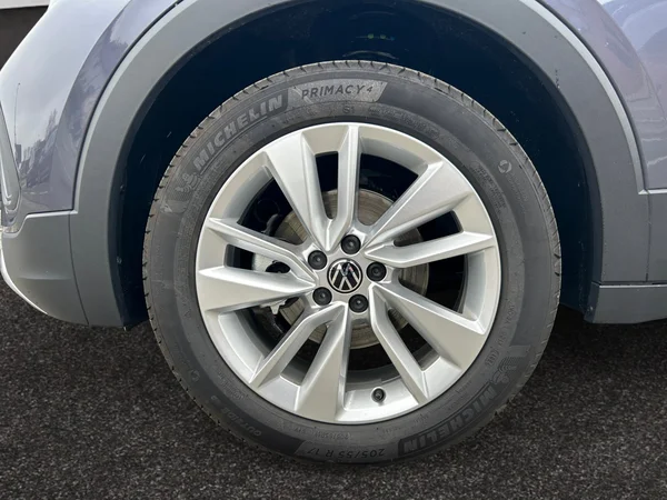 VOLKSWAGEN T-Cross (2024) — foto 4 van 16