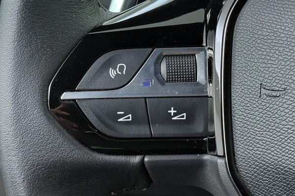 Peugeot 2008 (2023) — foto 5 van 19
