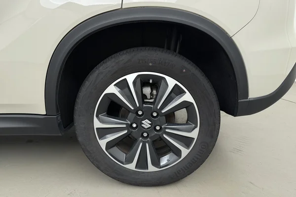 Suzuki Vitara (2024) — foto 13 van 16