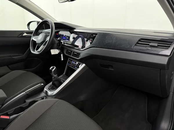 VOLKSWAGEN Taigo (2024) — foto 3 van 27