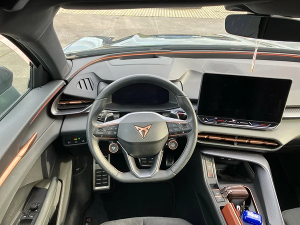 CUPRA Terramar (2024) — foto 12 van 24