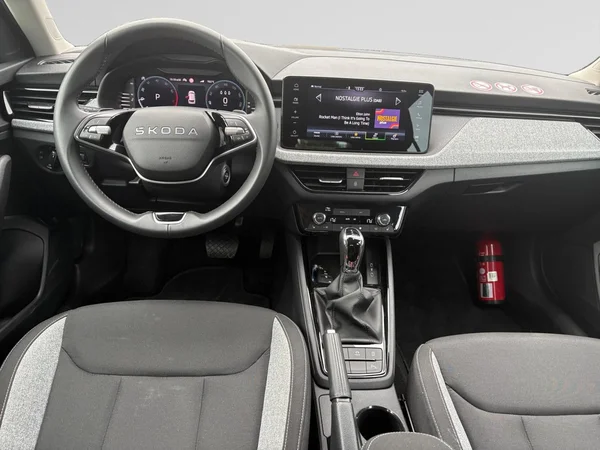 SKODA Kamiq (2026) — foto 2 van 24