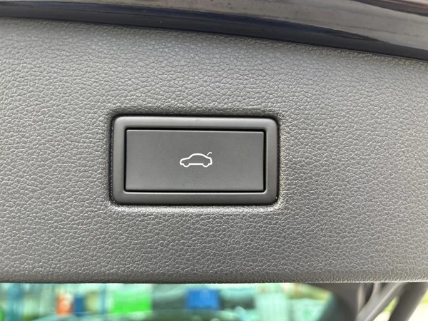 VOLKSWAGEN Tiguan (2021) — foto 13 van 24