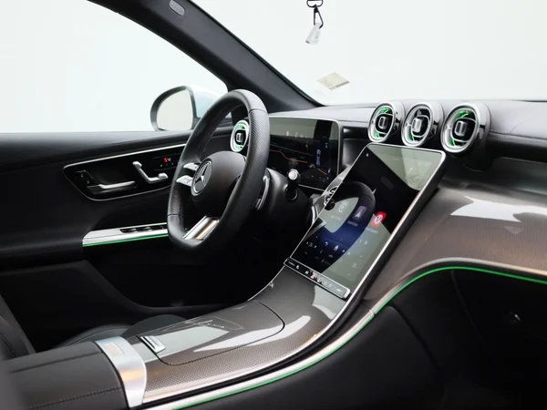 Mercedes-Benz GLC (2025) — foto 33 van 49