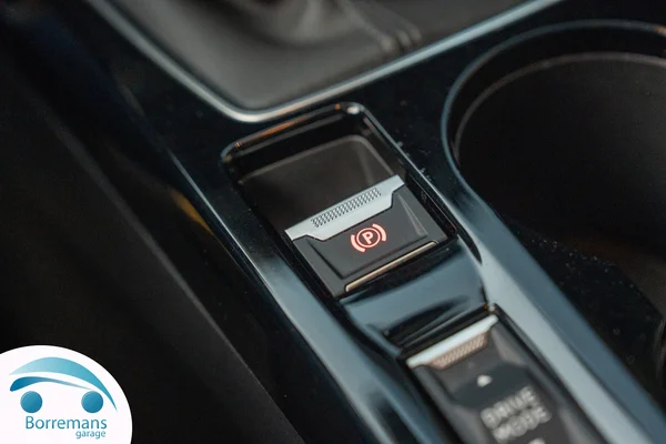 Peugeot 208 (2021) — foto 25 van 31