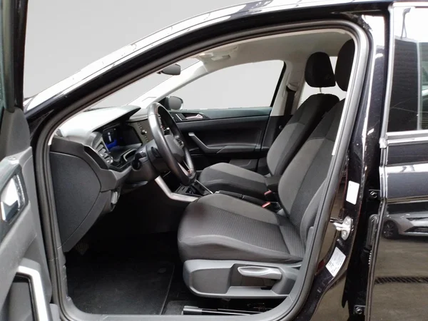 VOLKSWAGEN Polo (2024) — foto 2 van 23