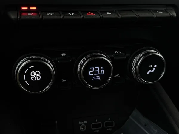 RENAULT Captur (2022) — foto 18 van 28