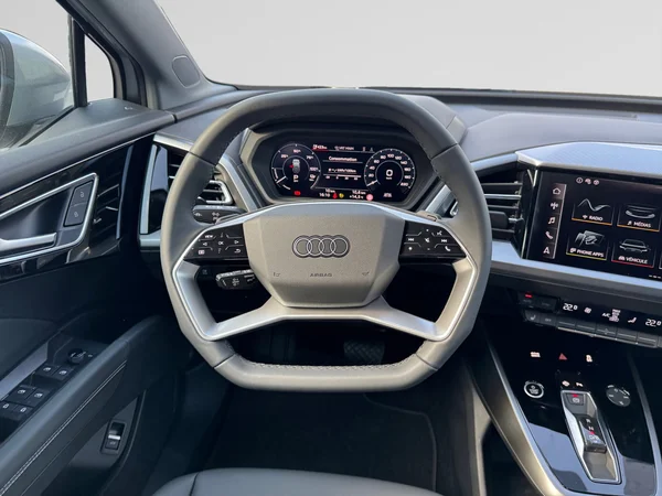 AUDI Q4 Sportback e-tron (2024) — foto 8 van 25